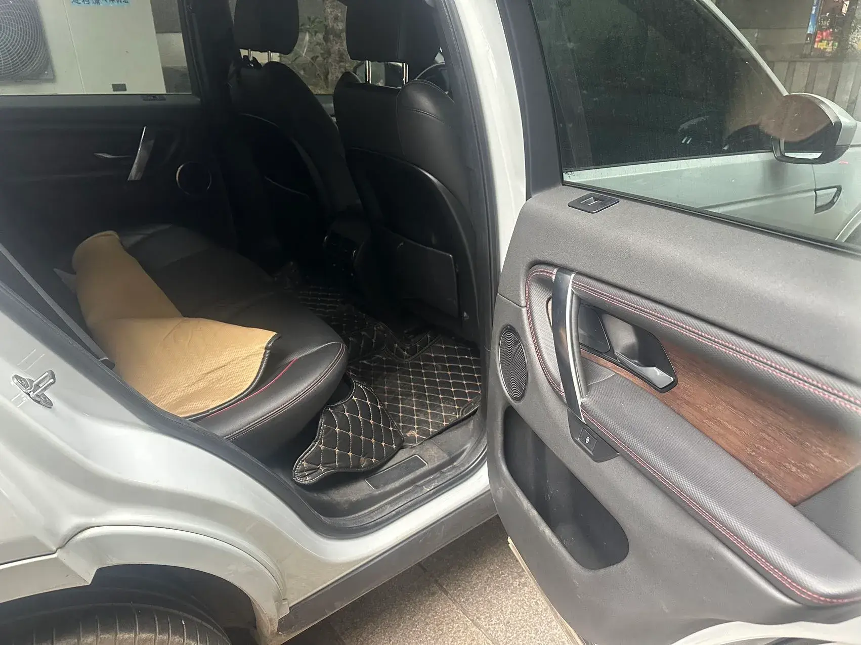 2020 LAND ROVER thumbnail 4