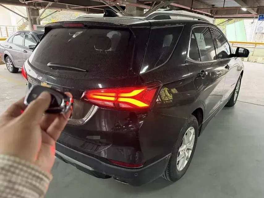 2021 CHEVROLET EQUINOX thumbnail 3