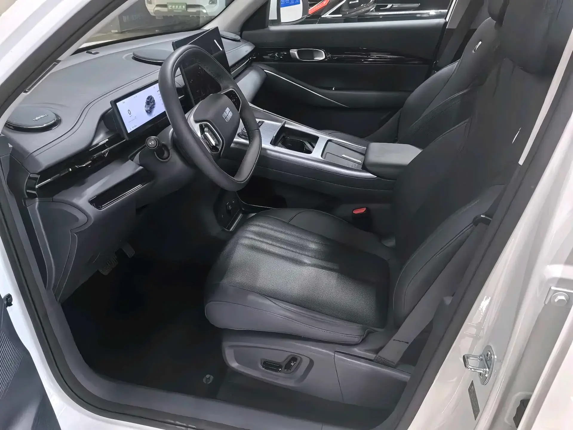 2023 GEELY GALAXY thumbnail 3