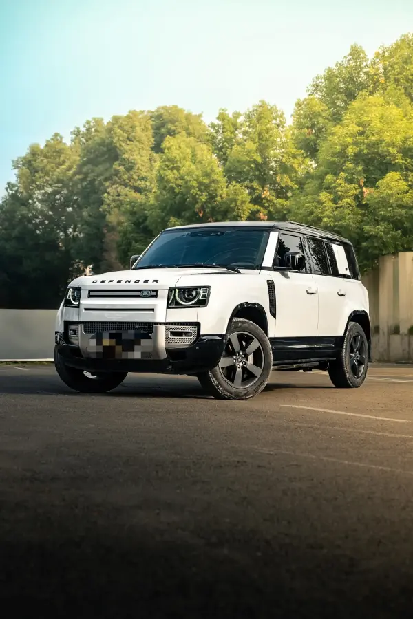 2023 Land Rover Defender 3.0T 400HP L6 8AT