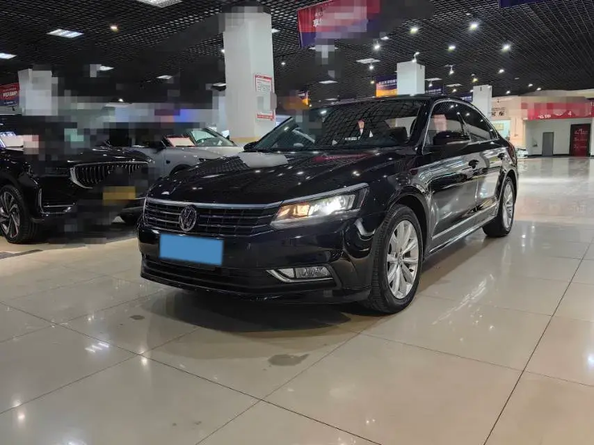 2017 VOLKSWAGEN PASSAT view 1