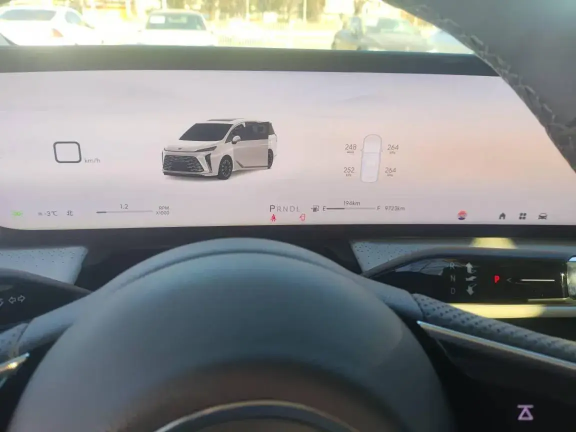 2025 BUICK GL8 thumbnail 3