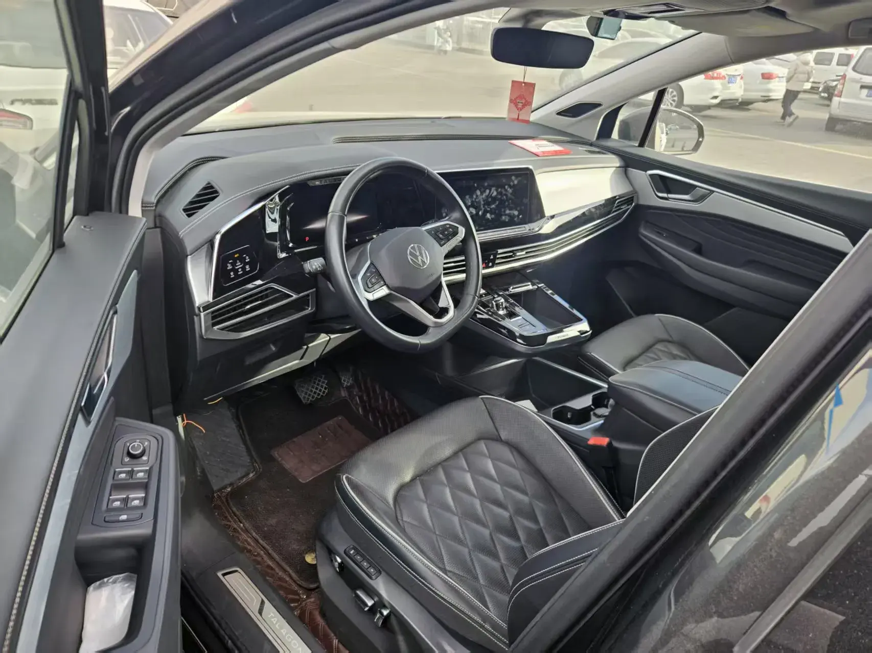 2023 VOLKSWAGEN TALAGON thumbnail 3