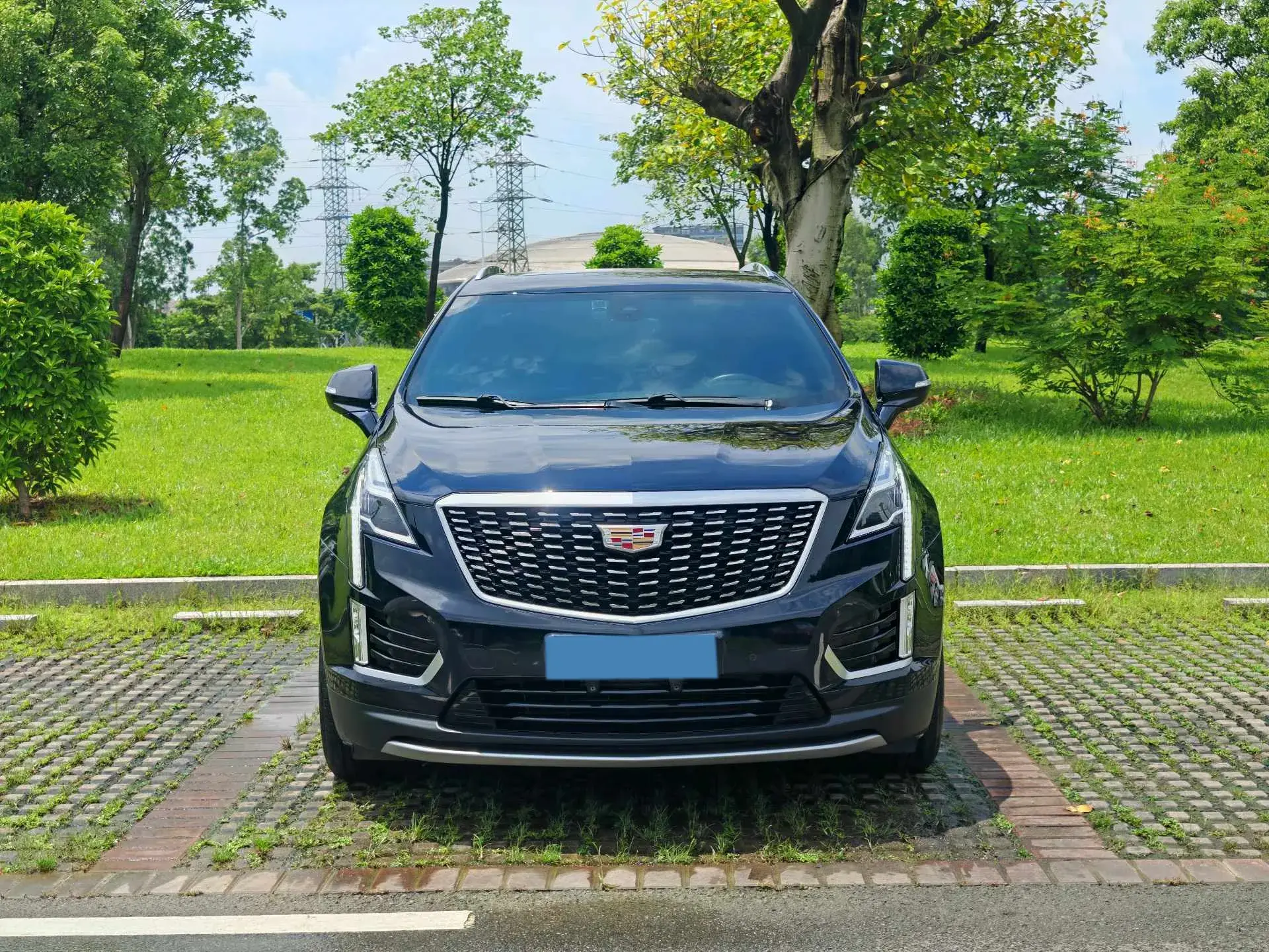 2022 CADILLAC XT5 thumbnail 2