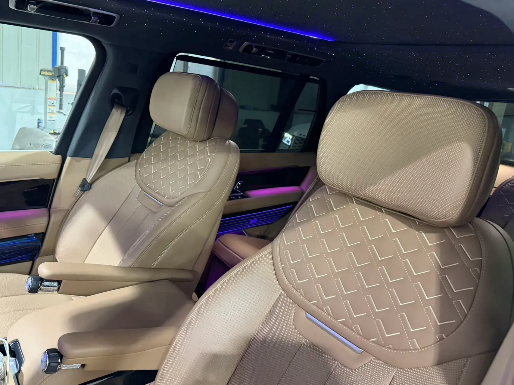 2024 LAND ROVER thumbnail 3