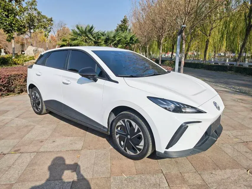 2023 MG MG4 thumbnail 3