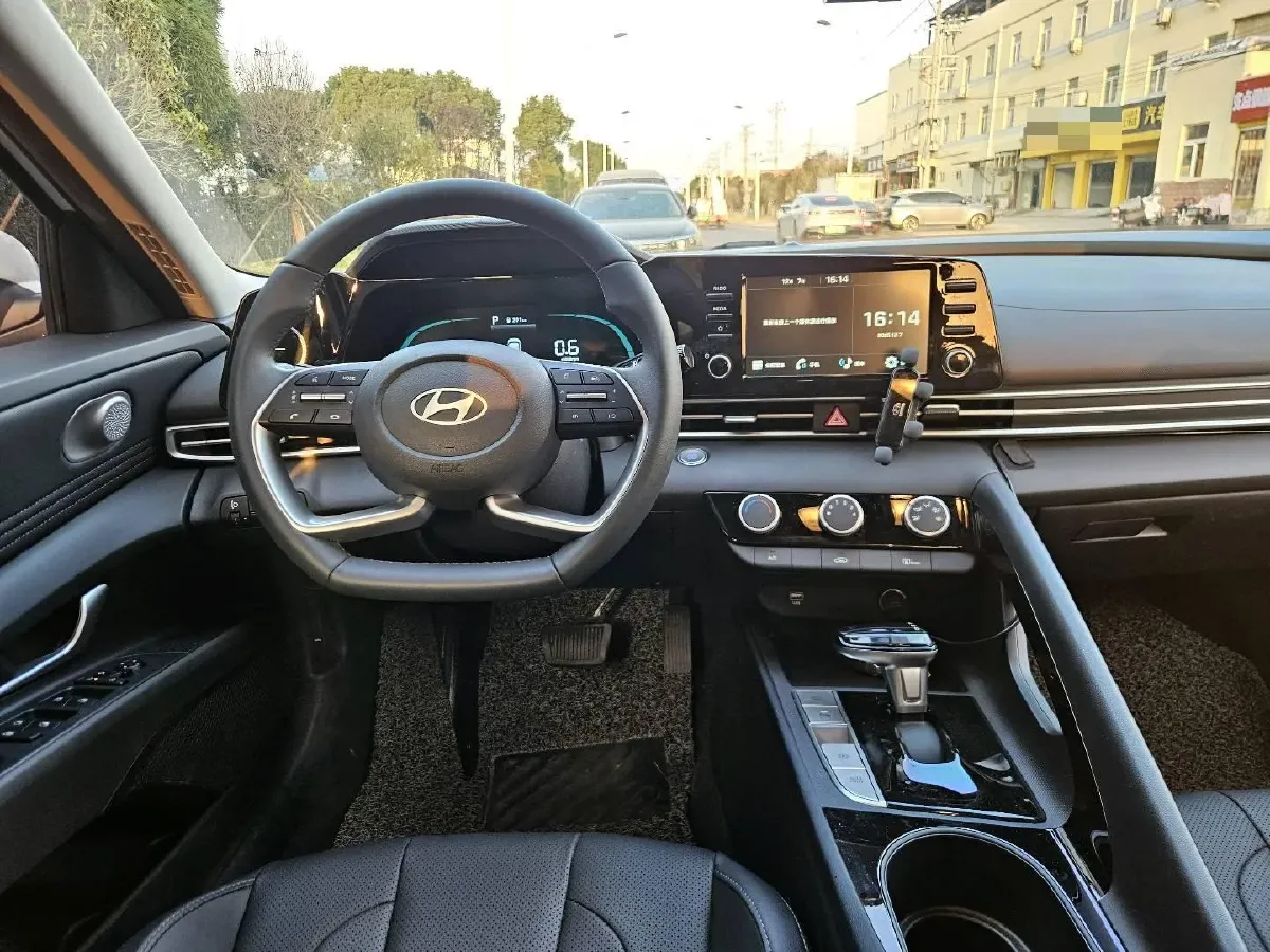 2023 Hyundai Elantra 1.5L 115HP L4 CVT,autocango,china used car exporter,china ev exporter,chinese used car exporter,chinese used ev exporter