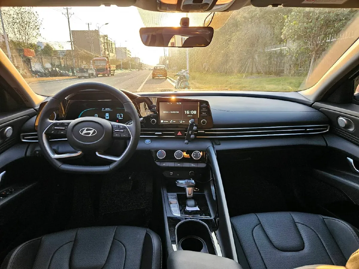 2023 Hyundai Elantra 1.5L 115HP L4 CVT,autocango,china used car exporter,china ev exporter,chinese used car exporter,chinese used ev exporter