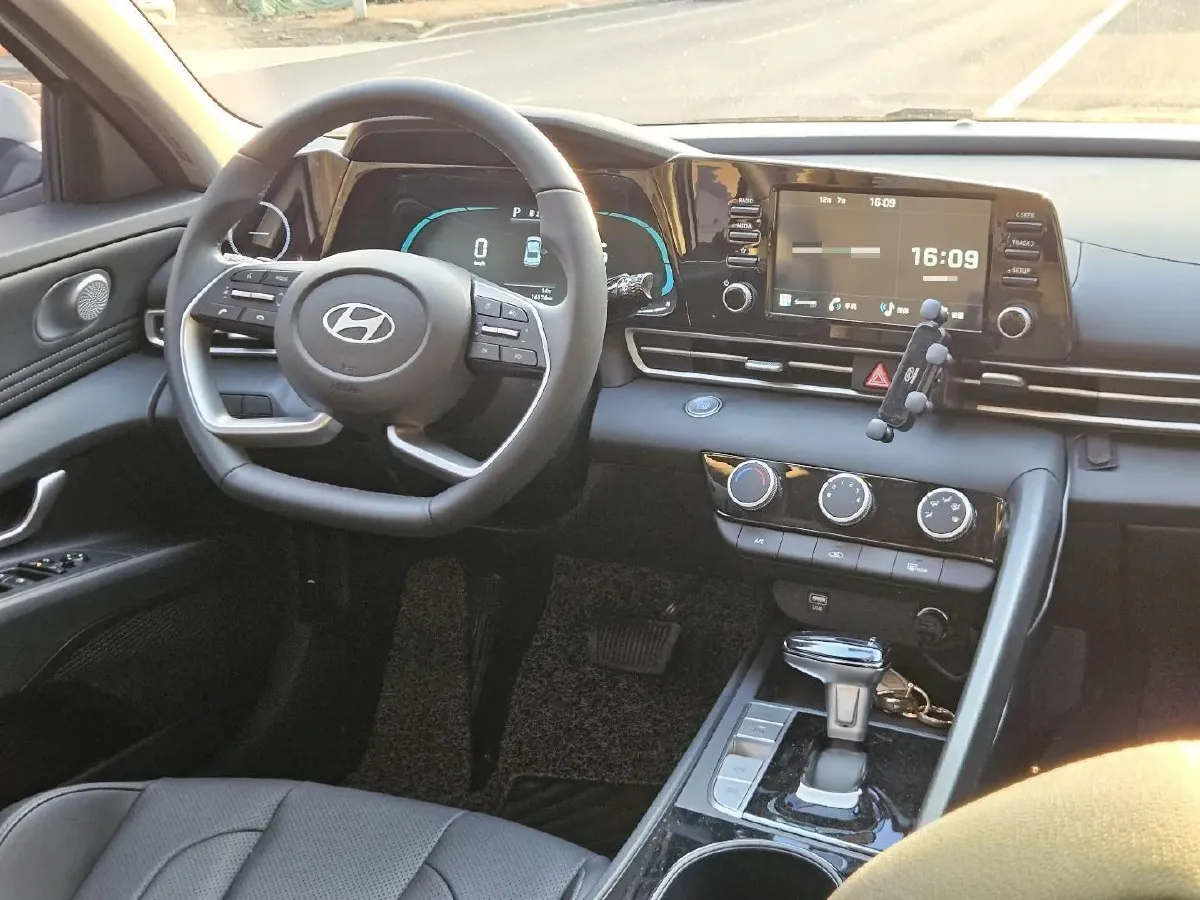 2023 Hyundai Elantra 1.5L 115HP L4 CVT,autocango,china used car exporter,china ev exporter,chinese used car exporter,chinese used ev exporter