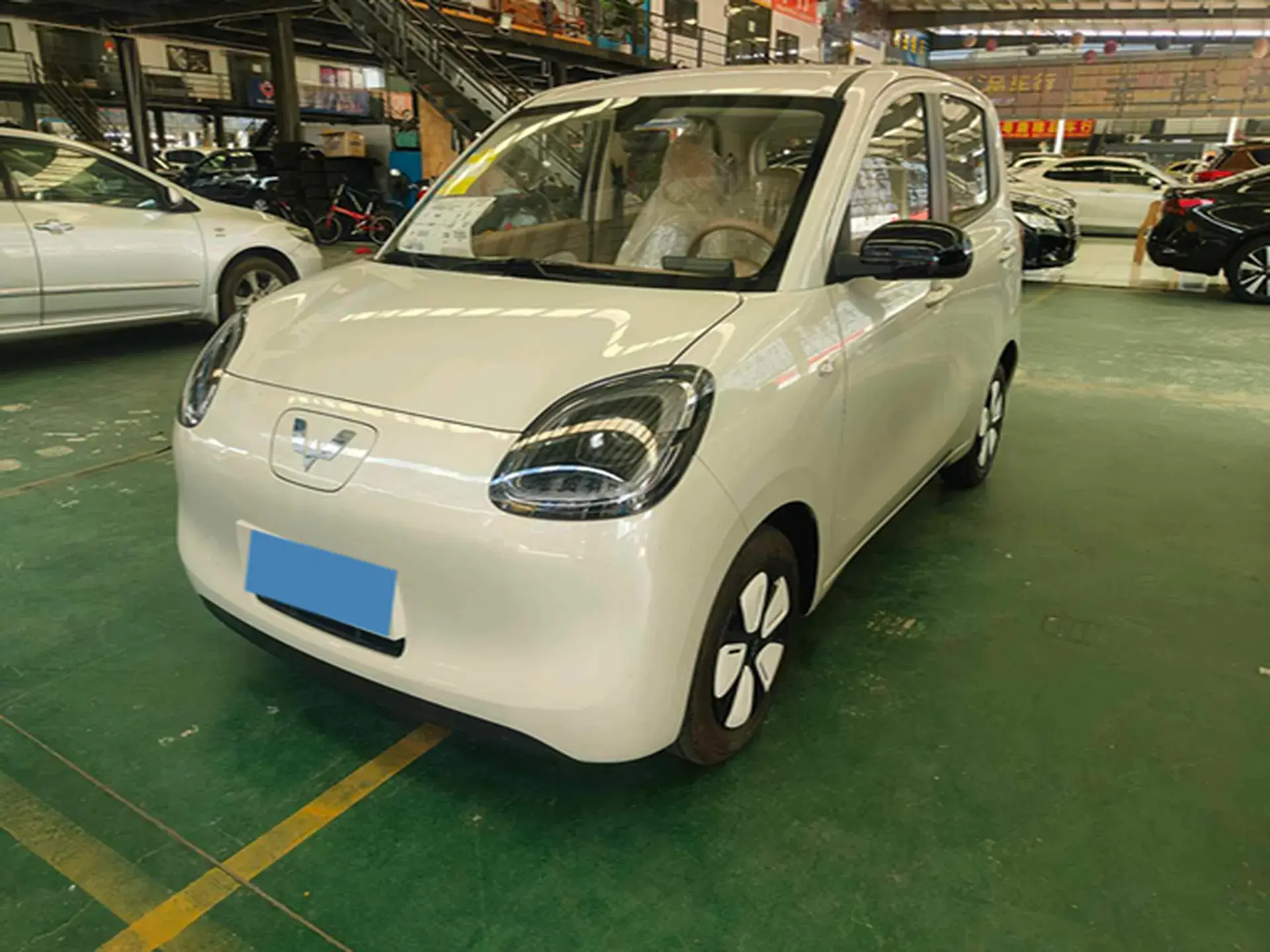 2025 WULING HONGGUANG view 1