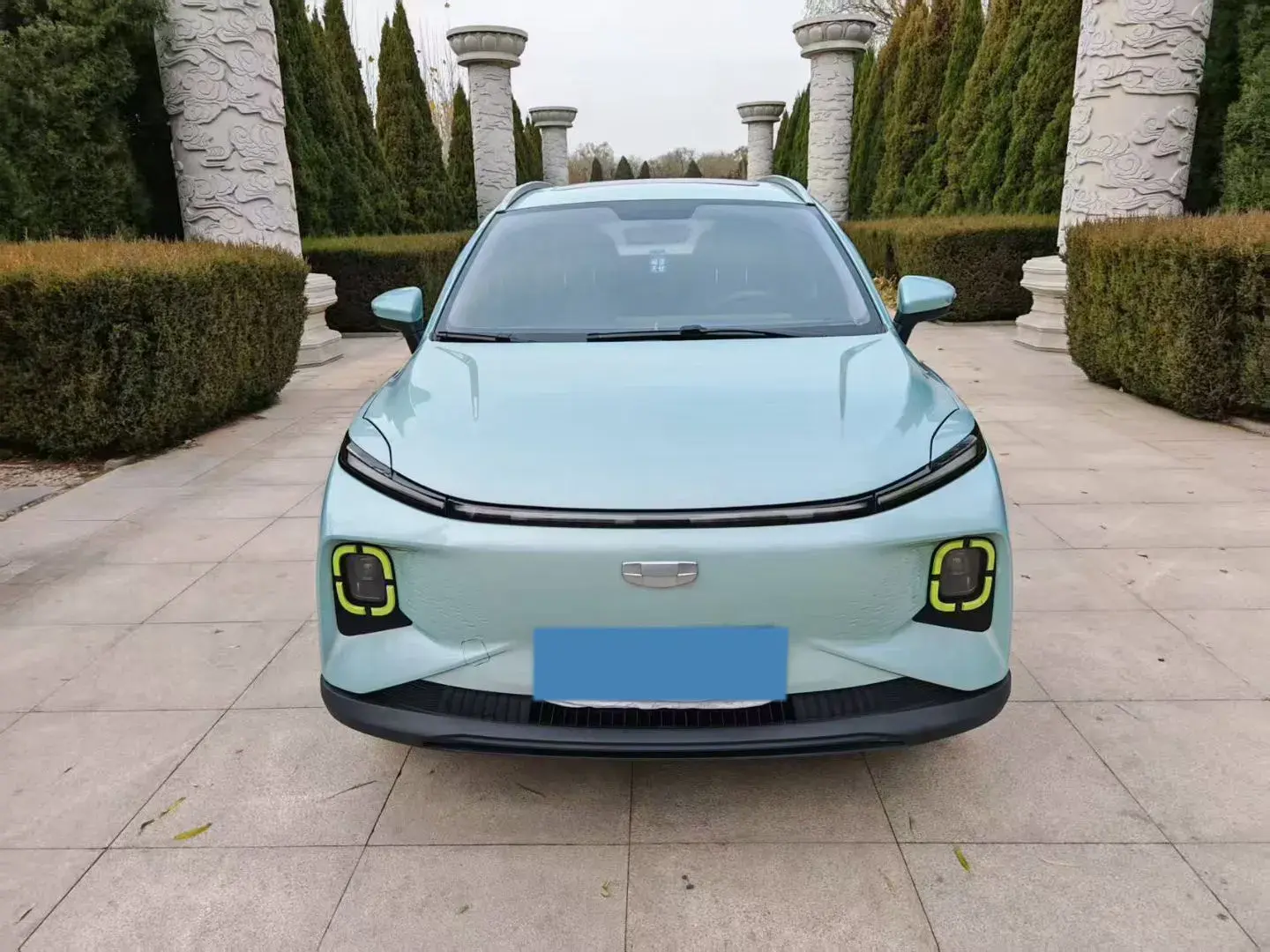 2022 GEOMETRY E thumbnail 2