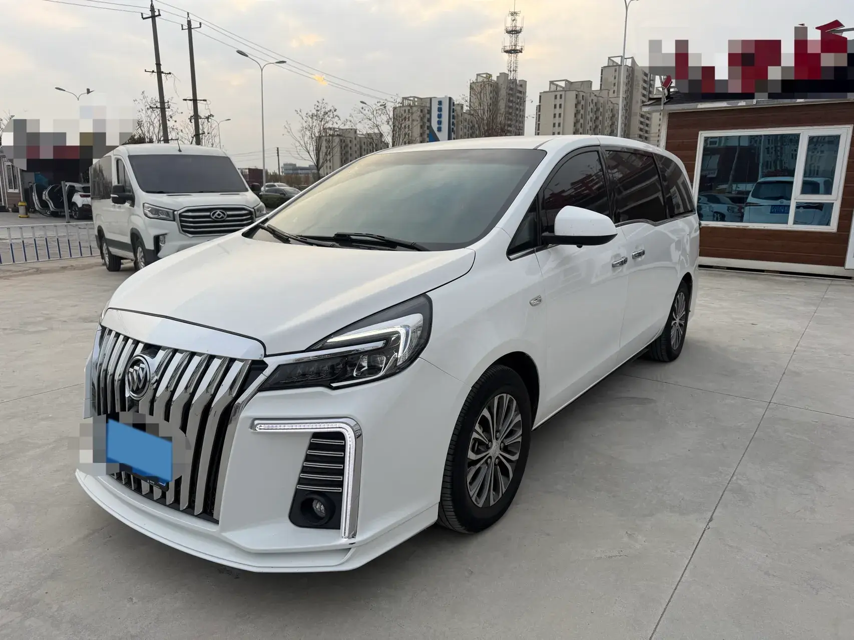 2021 BUICK GL8 view 1