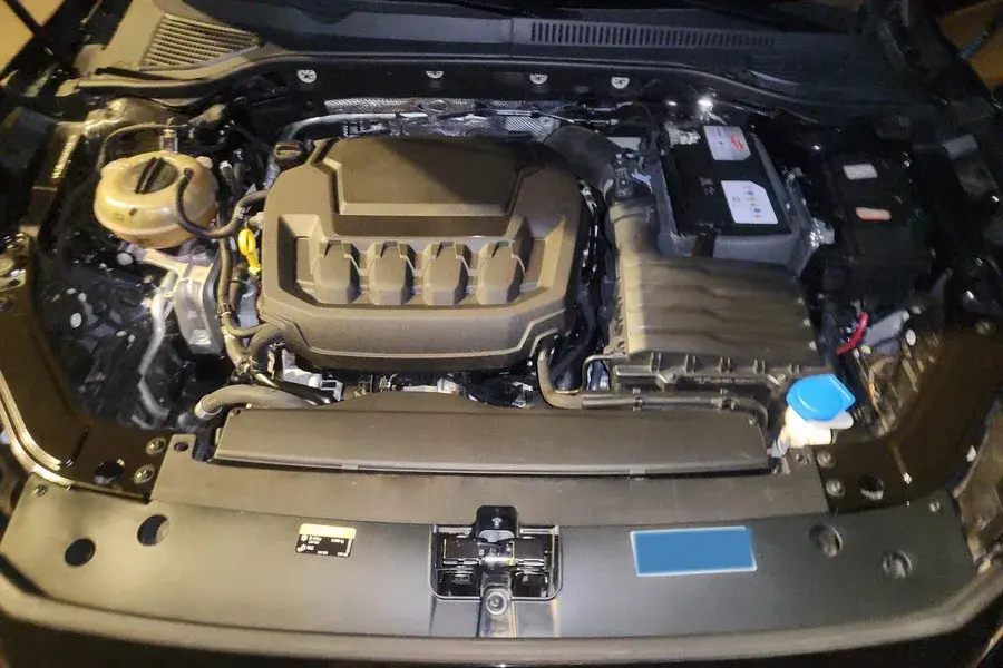 2023 VOLKSWAGEN PASSAT thumbnail 4