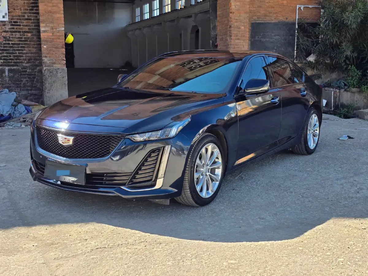 2022 Cadillac CT5 2.0T 237HP L4 10AT