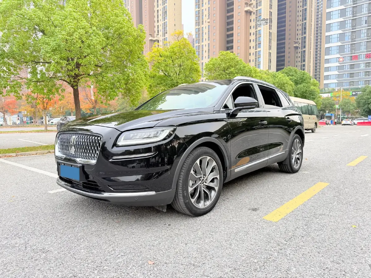 2021 Lincoln Nautilus 2.0T 245HP L4 8AT