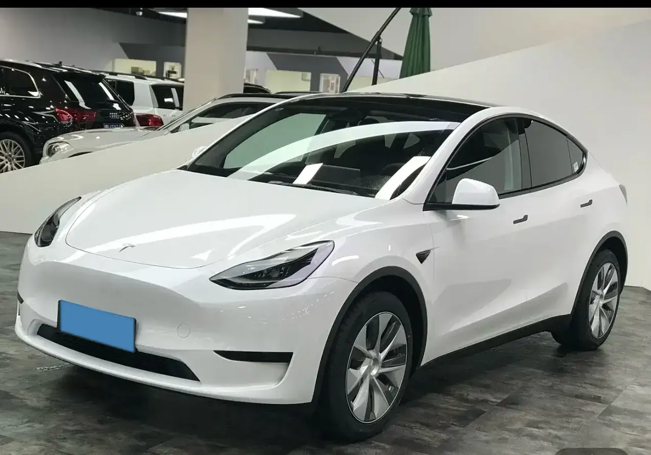 2022 TESLA MODEL view 1