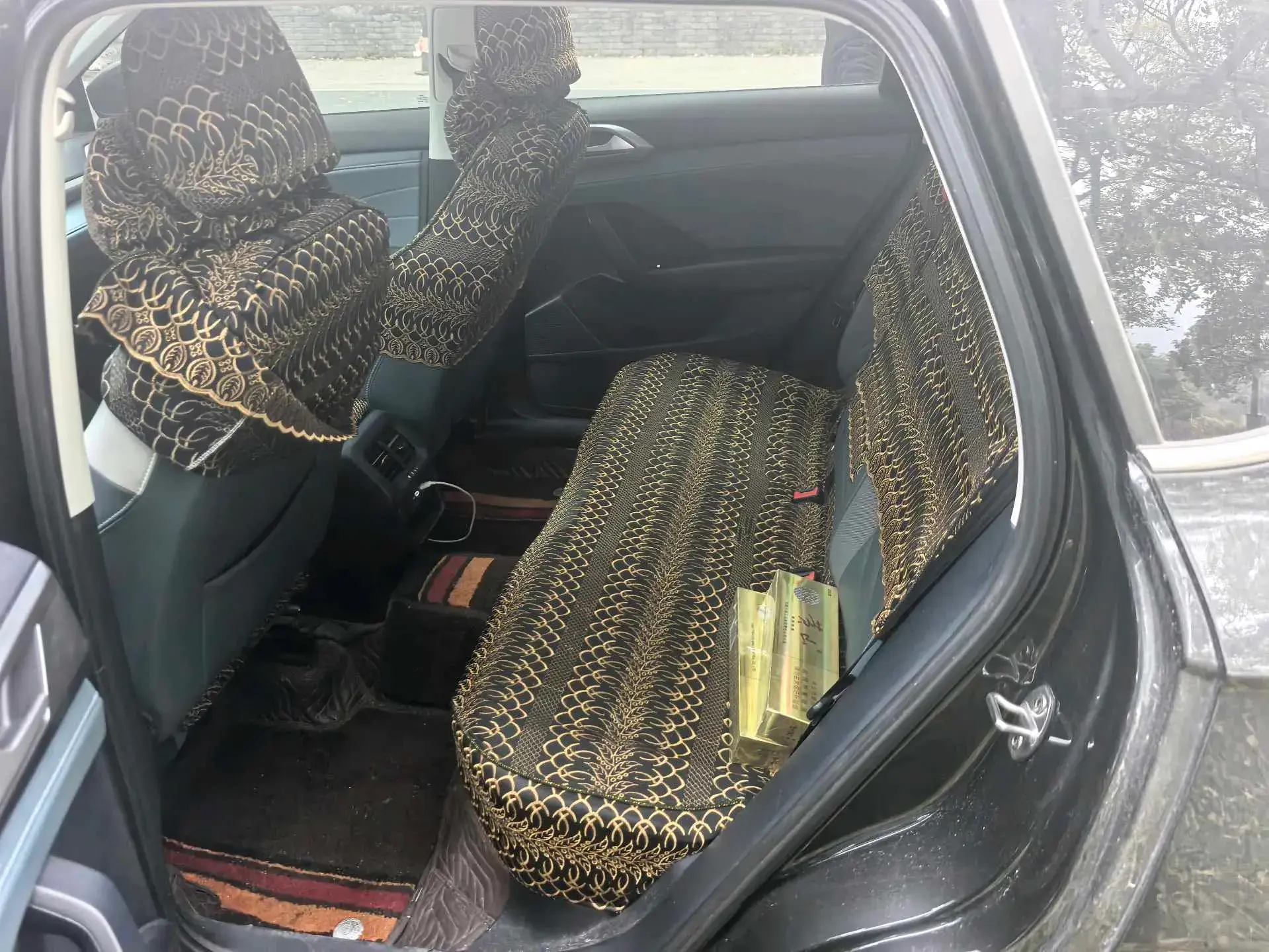 2023 VOLKSWAGEN THARU thumbnail 4