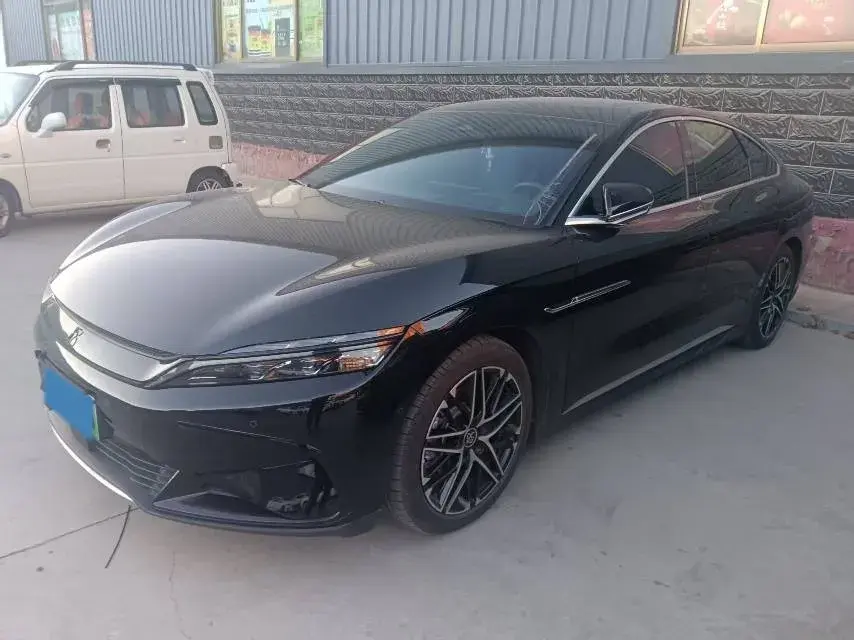 2025 BYD HAN view 1