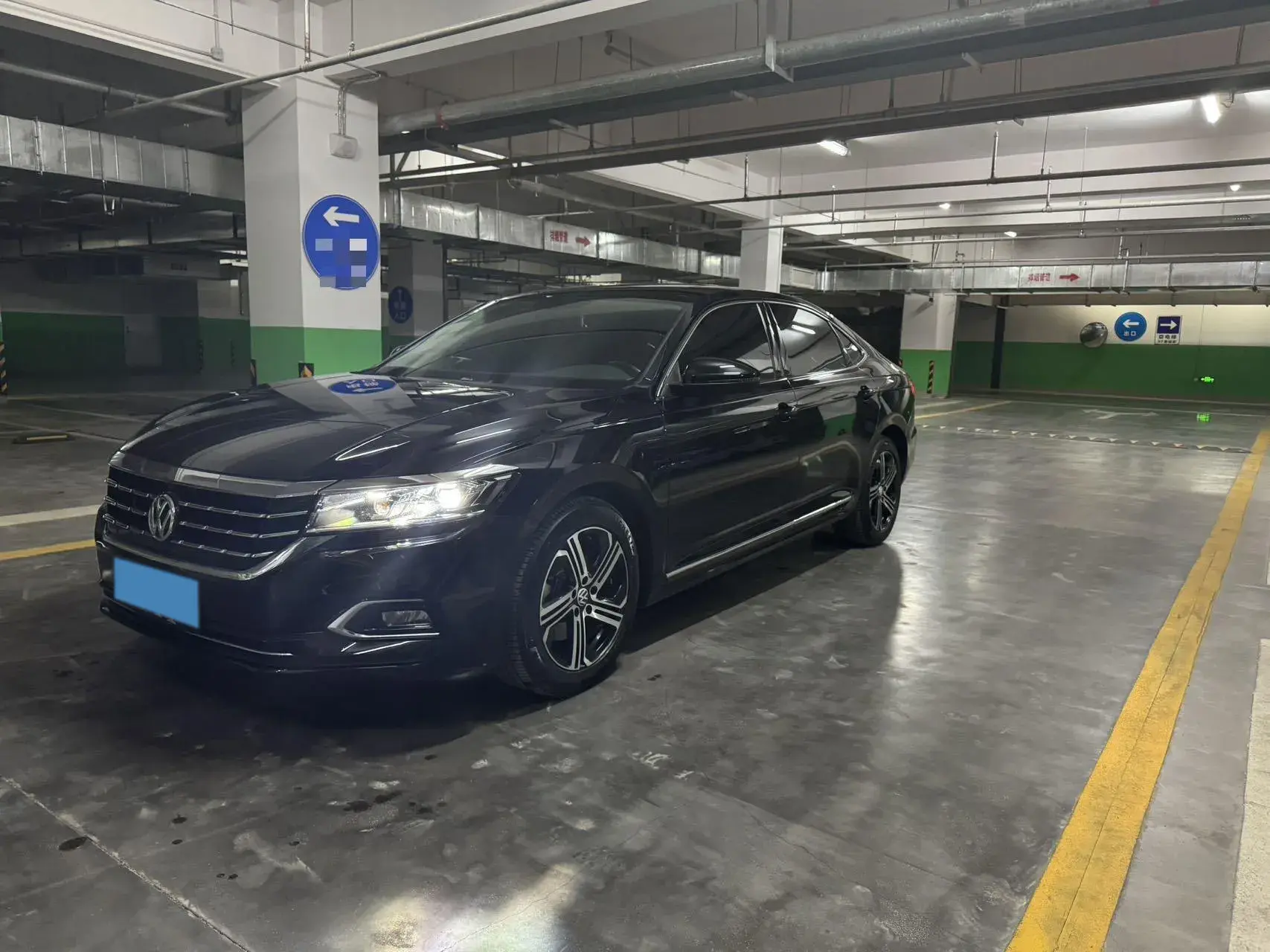 2020 VOLKSWAGEN PASSAT view 1