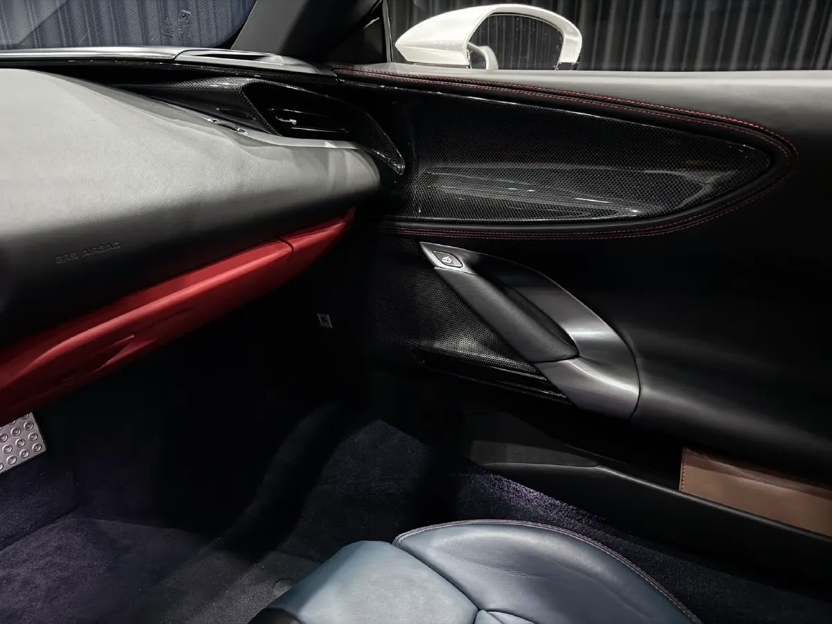 2020 Ferrari SF90 3.9T 781HP V8 8DCT PHEV 7.9KWH,autocango,china used car exporter,china ev exporter,chinese used car exporter,chinese used ev exporter