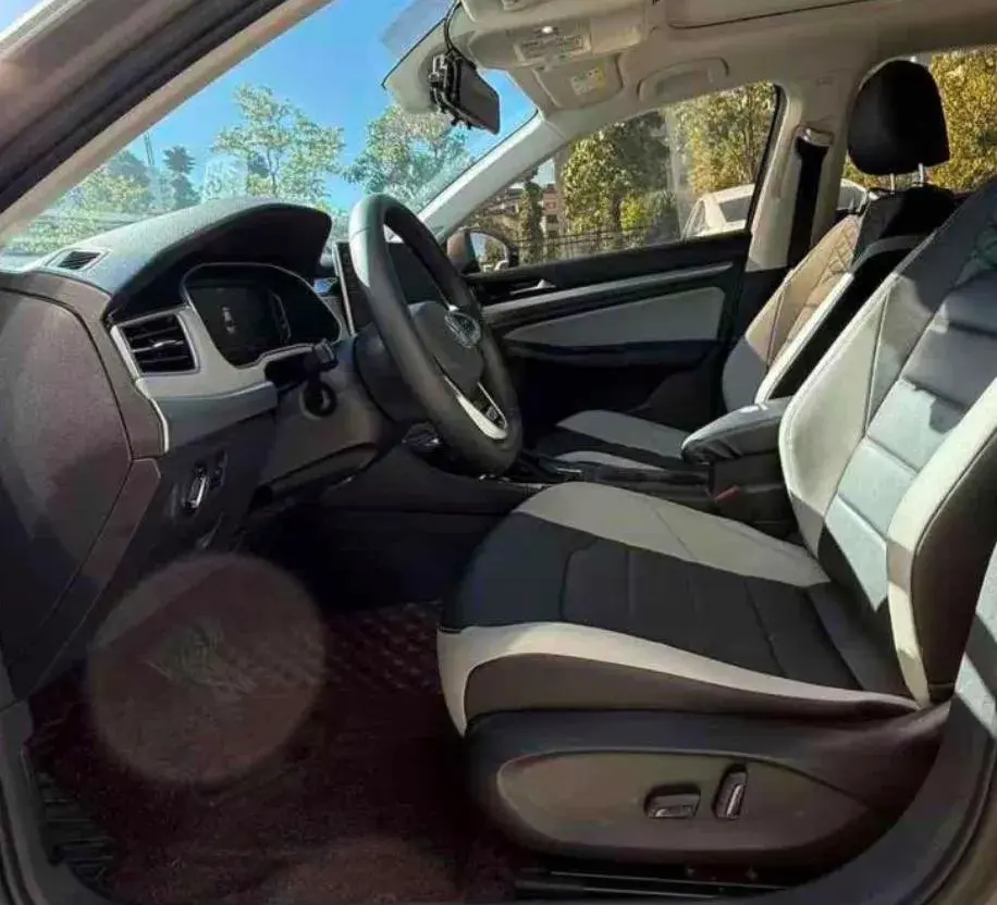 2023 VOLKSWAGEN BORA thumbnail 3