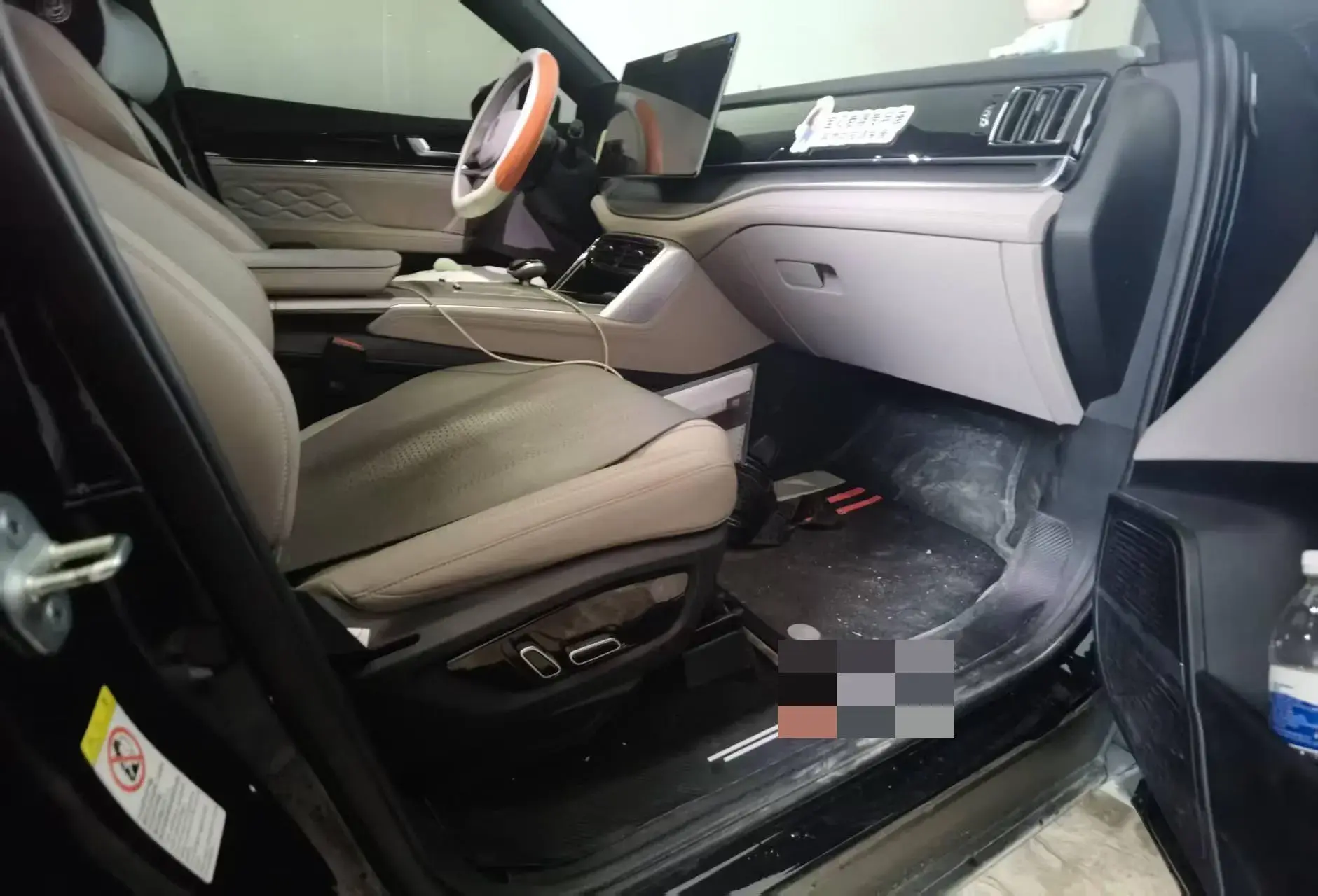 2025 BYD TANG thumbnail 4