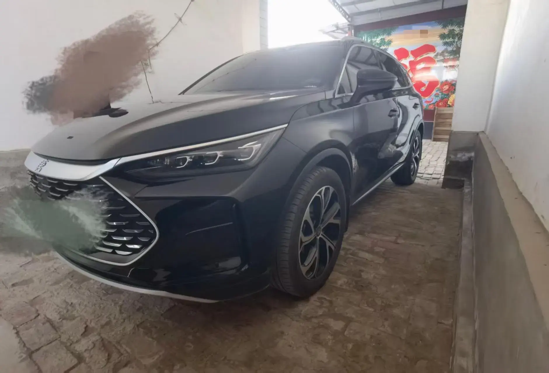 2025 BYD TANG view 1