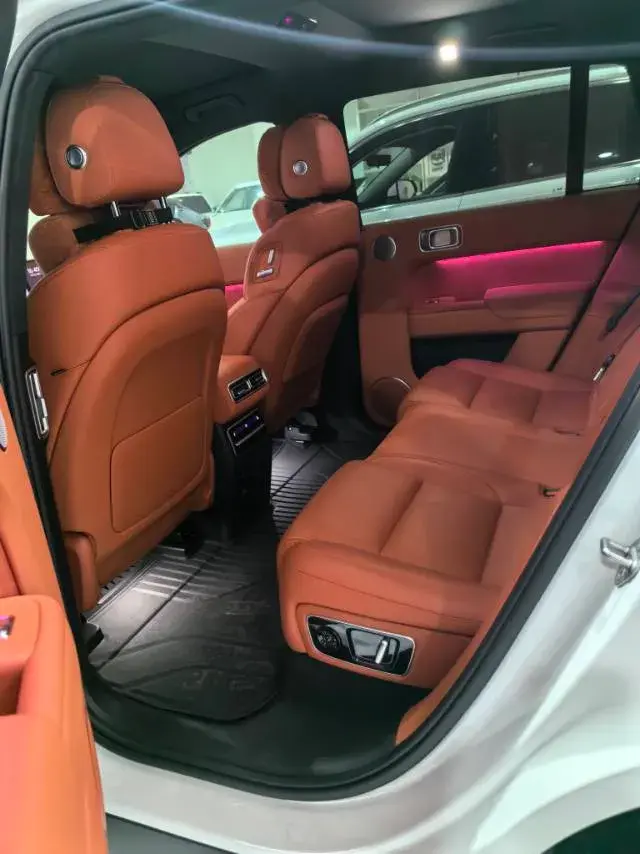 2023 LI L7 thumbnail 4