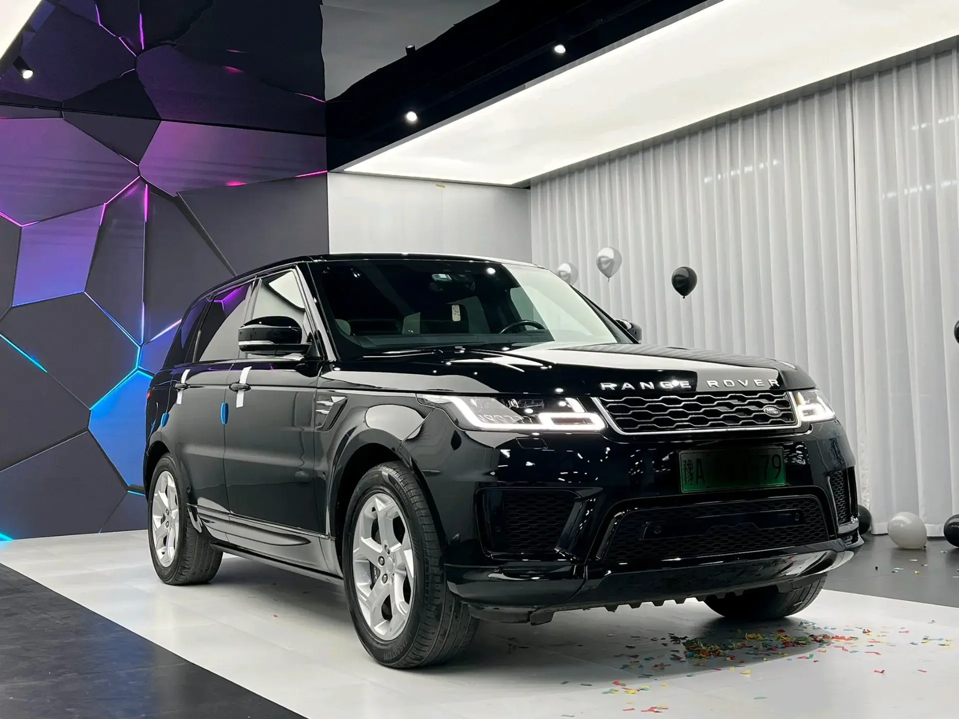 2018 LAND ROVER thumbnail 3