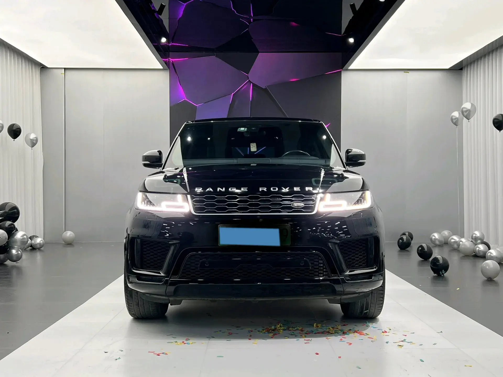 2018 LAND ROVER thumbnail 2