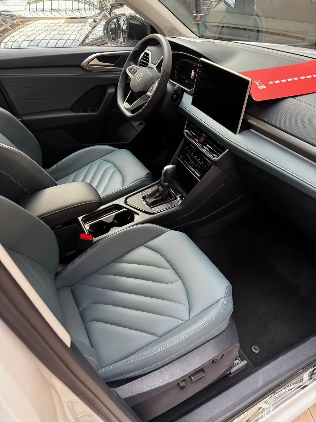 2024 VOLKSWAGEN THARU thumbnail 4