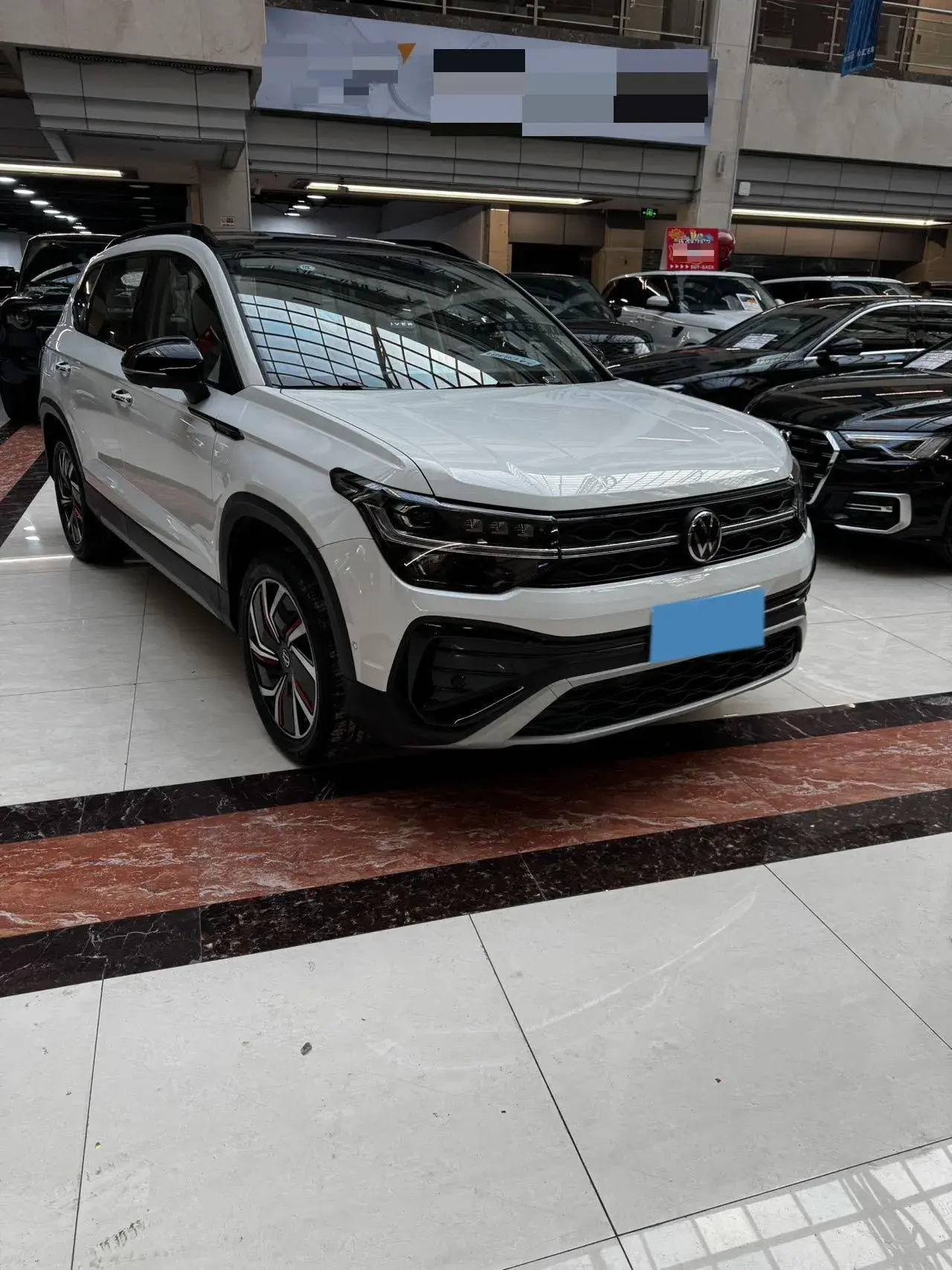 2024 VOLKSWAGEN THARU thumbnail 2