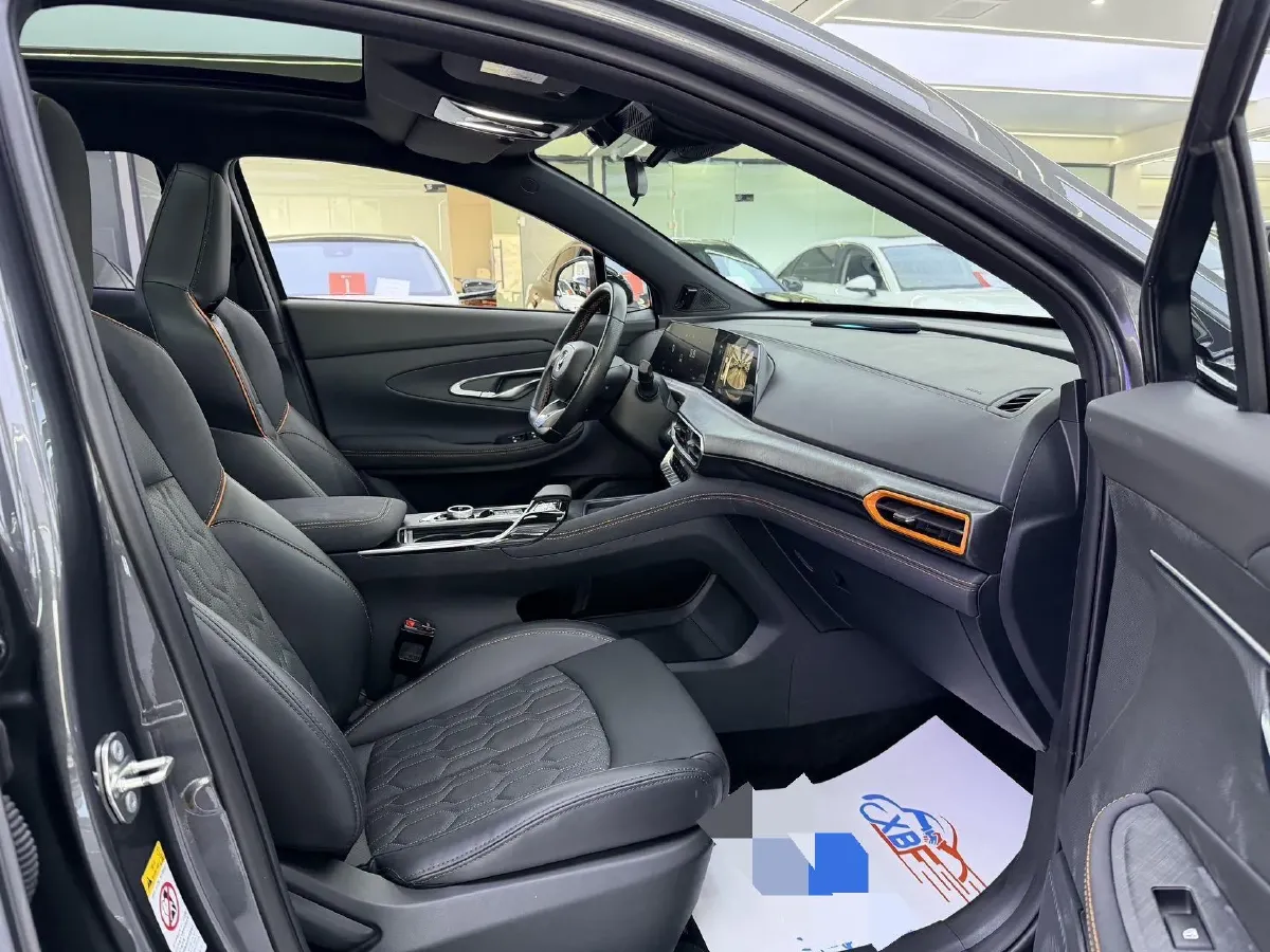 2022 ChangAn UNI-T 1.5T 188HP L4 7DCT,autocango,china used car exporter,china ev exporter,chinese used car exporter,chinese used ev exporter