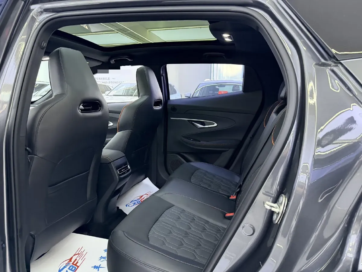 2022 ChangAn UNI-T 1.5T 188HP L4 7DCT,autocango,china used car exporter,china ev exporter,chinese used car exporter,chinese used ev exporter