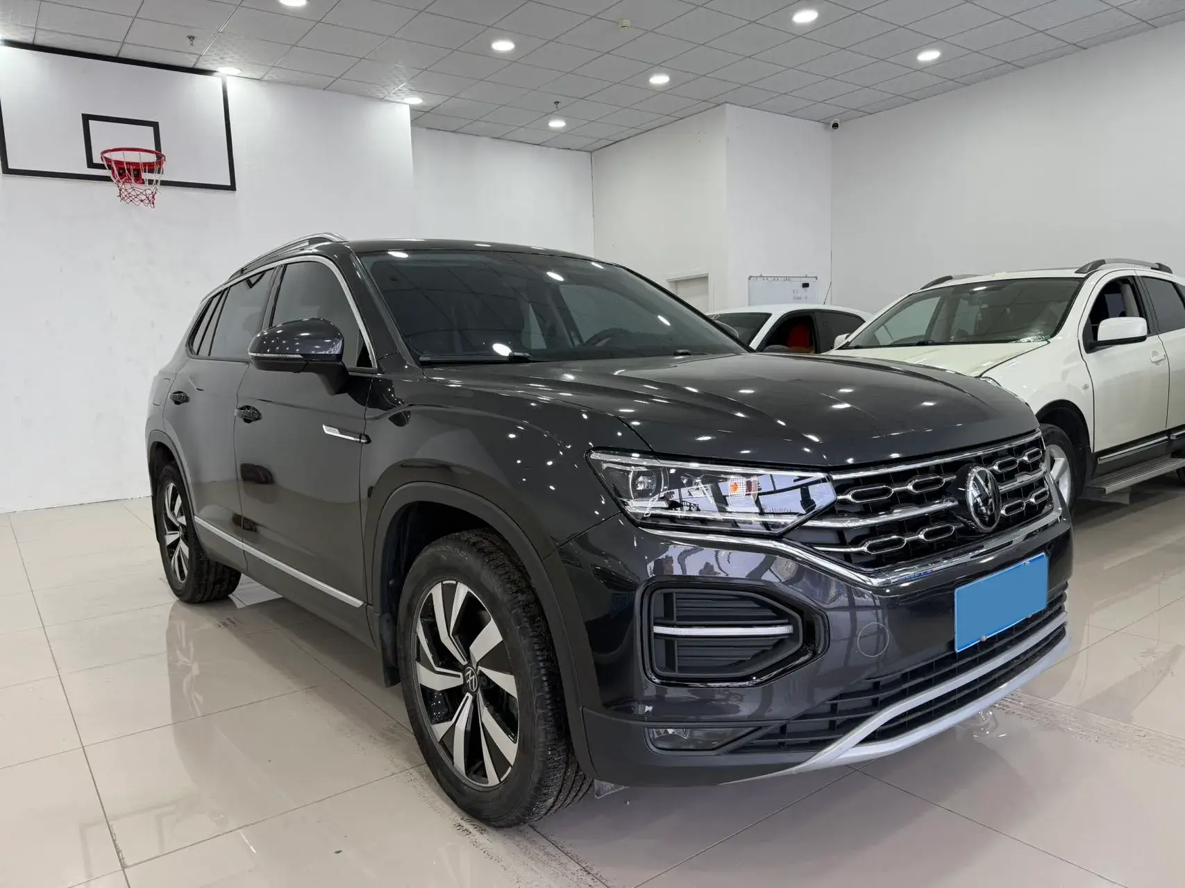 2022 VOLKSWAGEN TAYRON thumbnail 3