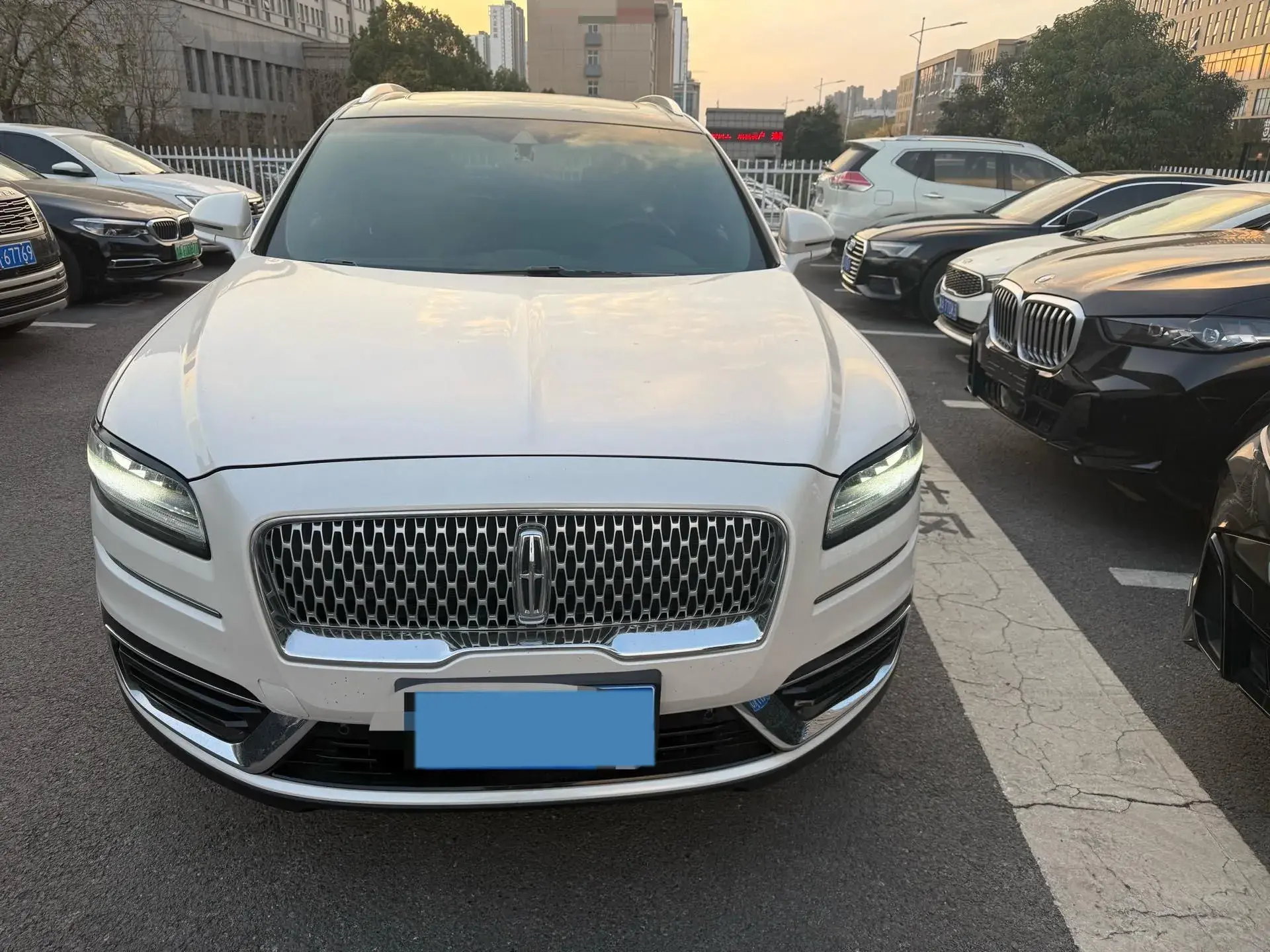 2019 LINCOLN NAUTILUS thumbnail 2