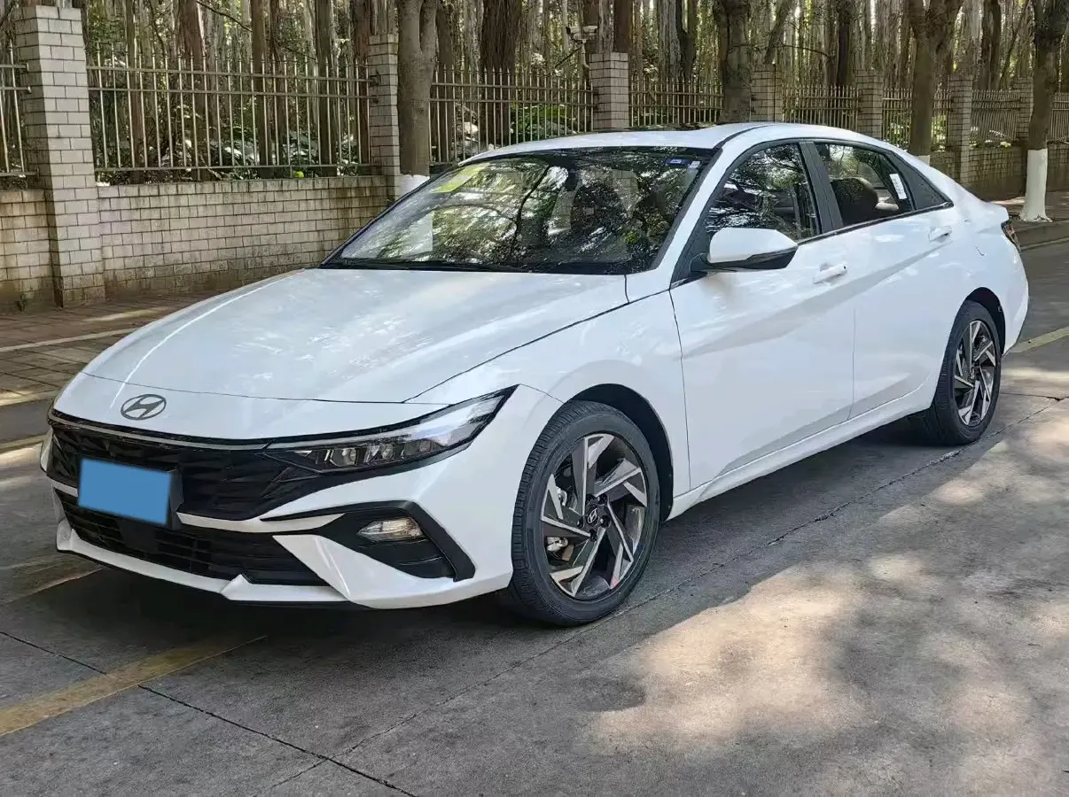 2023 Hyundai Elantra 1.5L 115HP L4 CVT