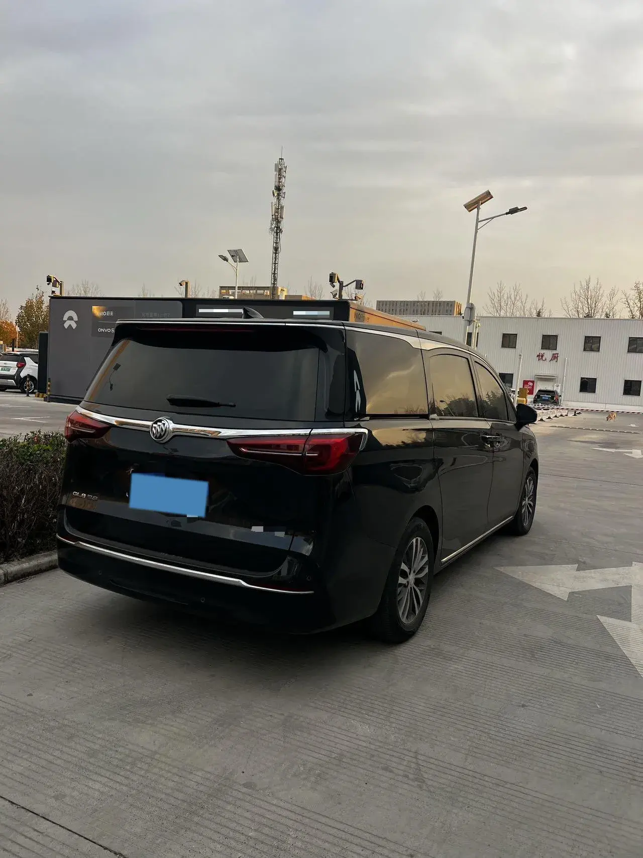 2023 BUICK GL8 view 1