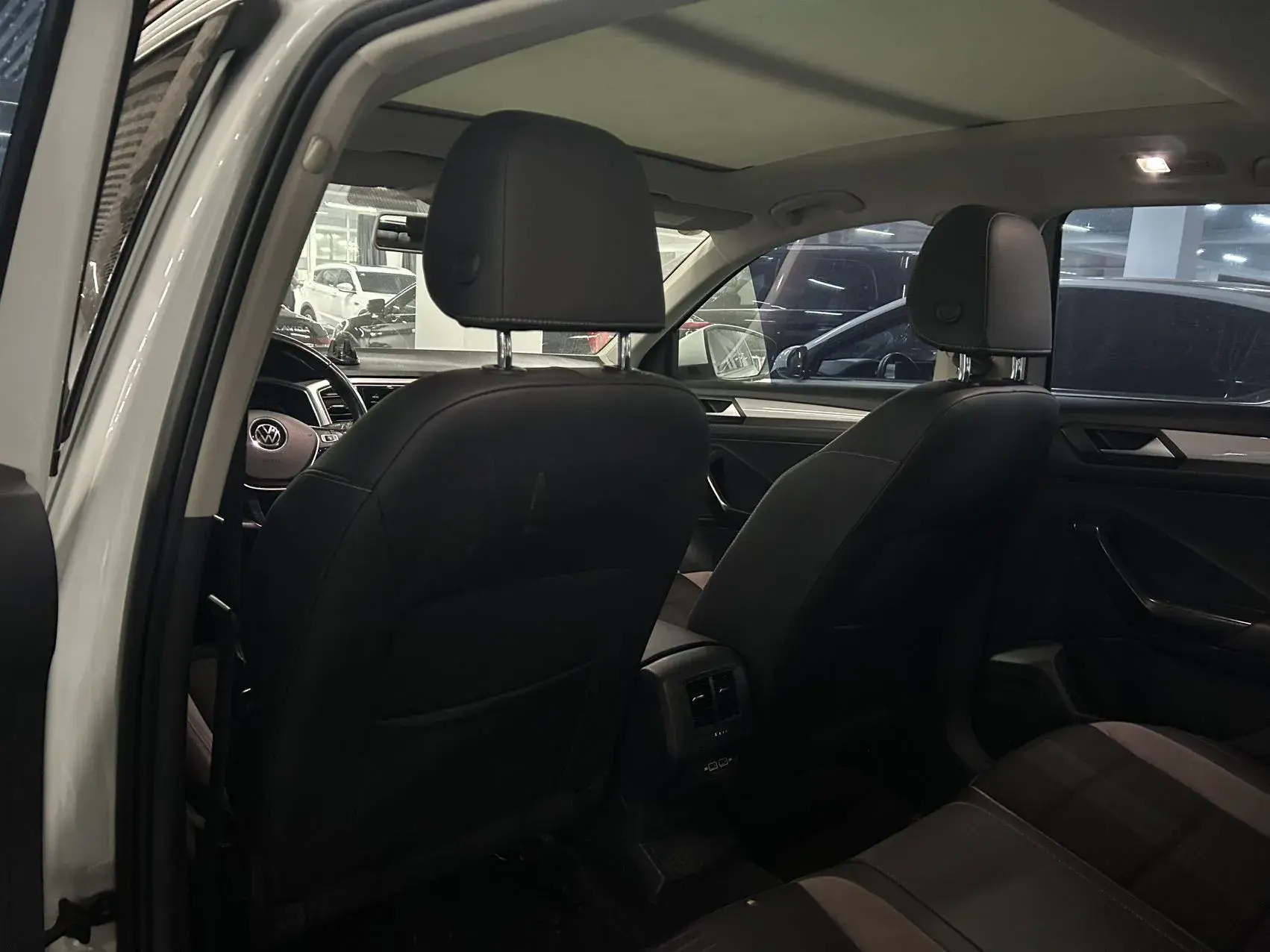 2022 VOLKSWAGEN T-ROC thumbnail 4