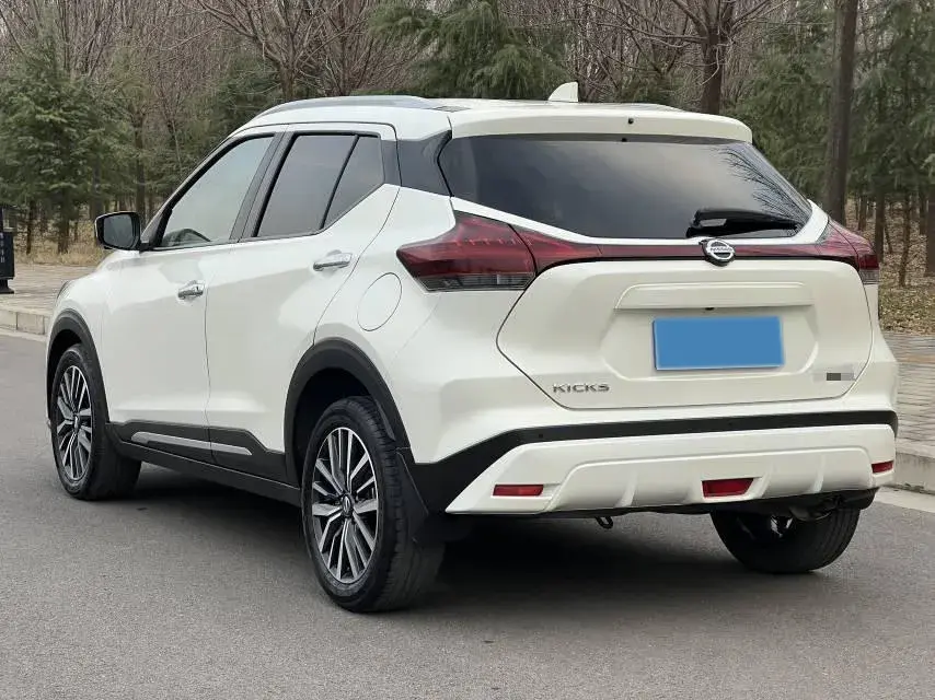 2022 NISSAN KICKS thumbnail 4