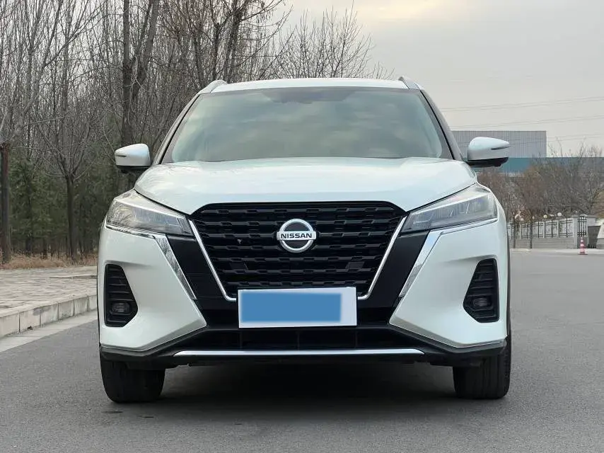 2022 NISSAN KICKS thumbnail 2