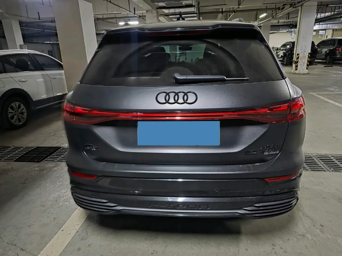 2022 Audi Q5 e-tron BEV 83.4KWH,autocango,china used car exporter,china ev exporter,chinese used car exporter,chinese used ev exporter