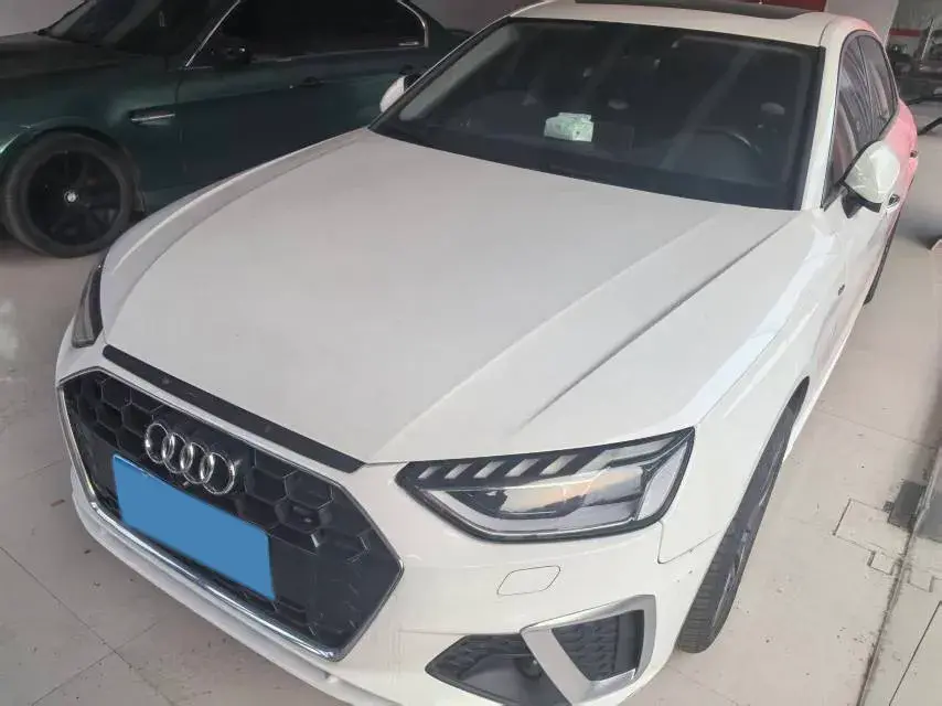 2022 Audi A4L 2.0T 190HP L4 7DCT