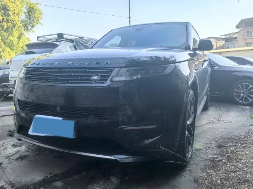 2024 LAND ROVER thumbnail 3