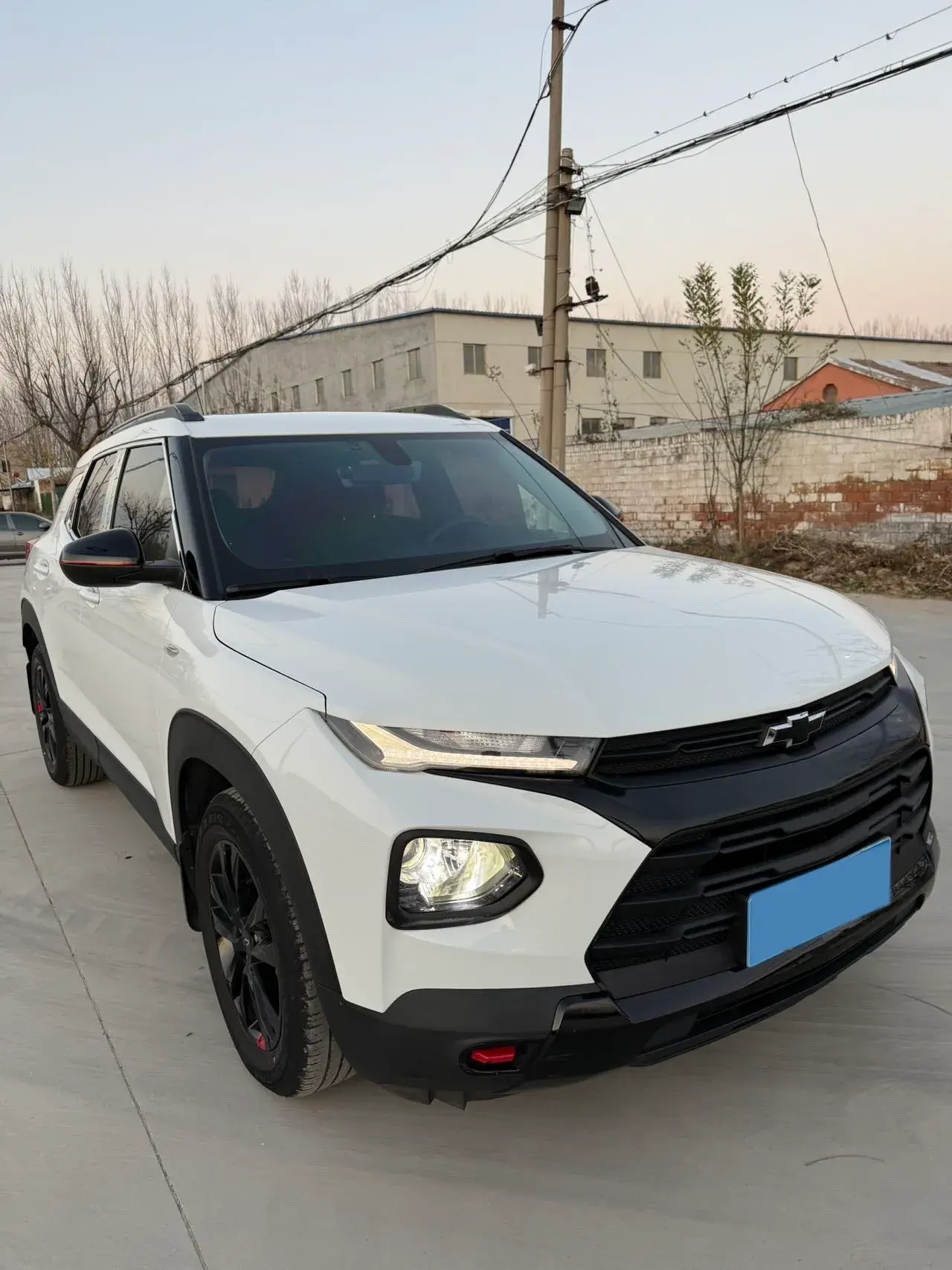 2019 CHEVROLET TRAILBLAZER thumbnail 2