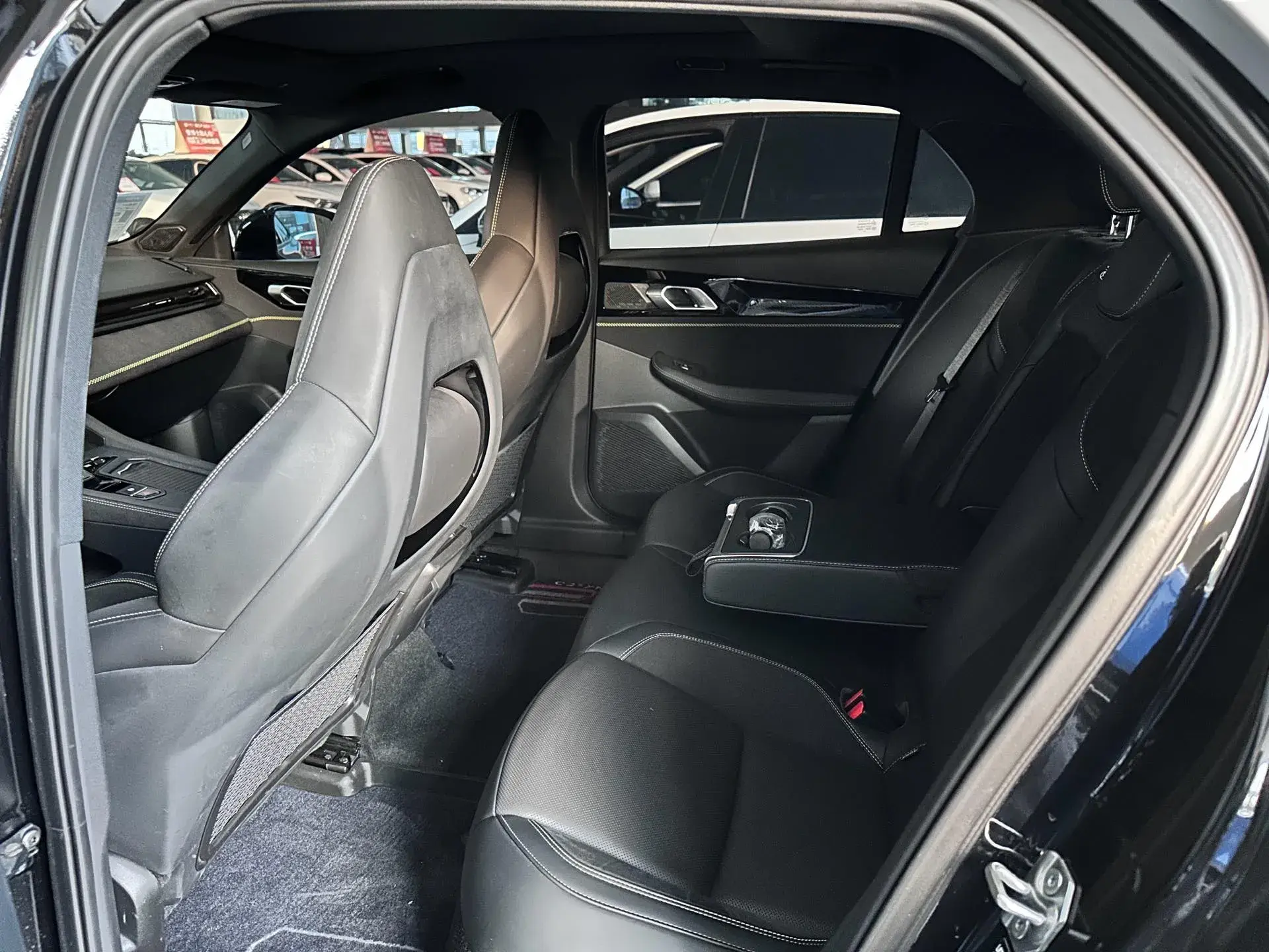 2025 LYNK&CO 03 thumbnail 3