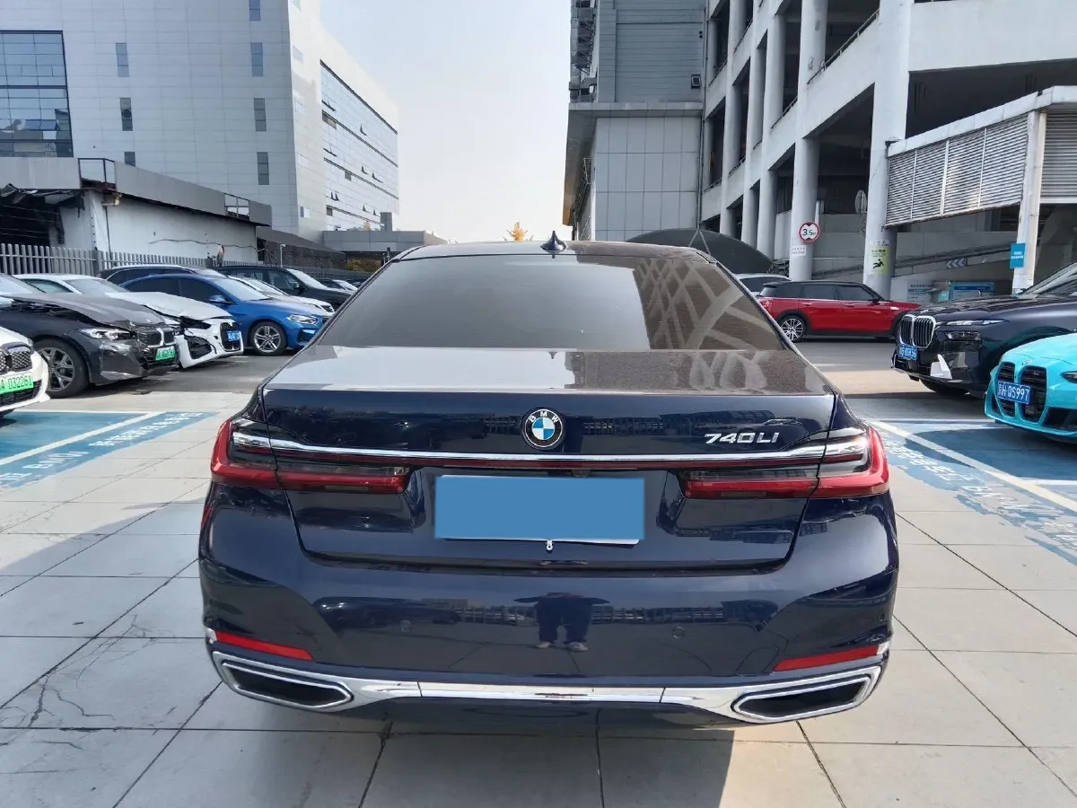 2021 BMW 7 Series 3.0T 340HP L6 8AT,autocango,china used car exporter,china ev exporter,chinese used car exporter,chinese used ev exporter