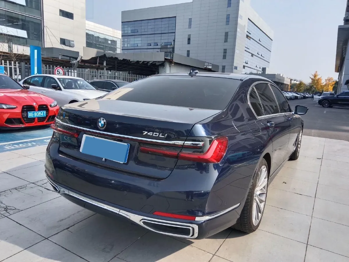 2021 BMW 7 Series 3.0T 340HP L6 8AT,autocango,china used car exporter,china ev exporter,chinese used car exporter,chinese used ev exporter