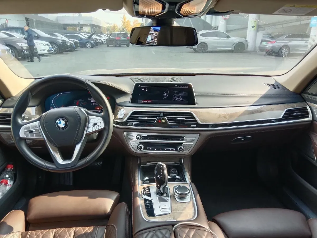 2021 BMW 7 Series 3.0T 340HP L6 8AT,autocango,china used car exporter,china ev exporter,chinese used car exporter,chinese used ev exporter