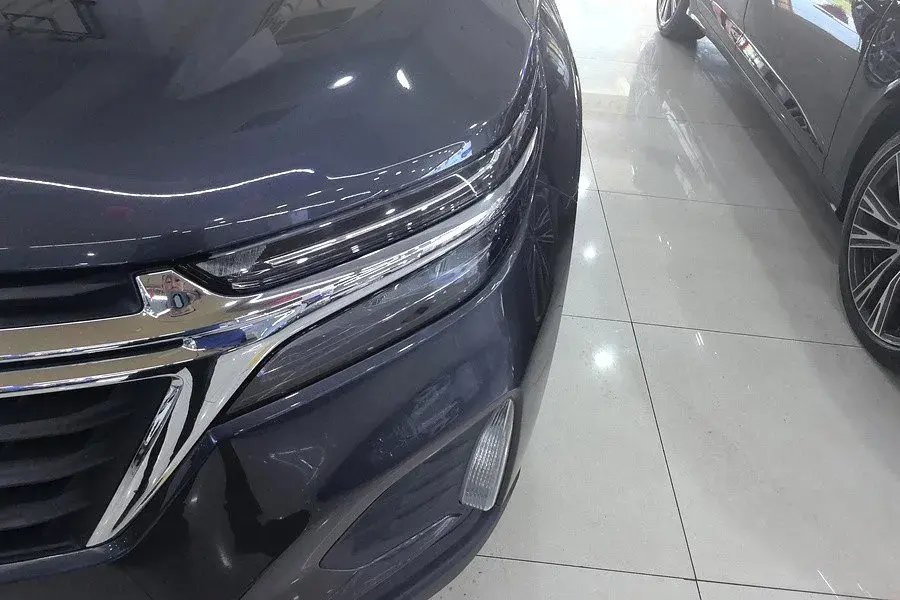 2021 CHEVROLET EQUINOX thumbnail 2